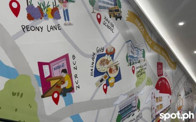 uniqlo gh wall map